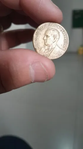 Vendo mais de 100 moedas dos presentes Getúlio vargas e presentes Dutra do Brasil