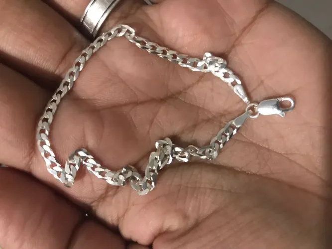 Vendo pulseira de Prata nova 