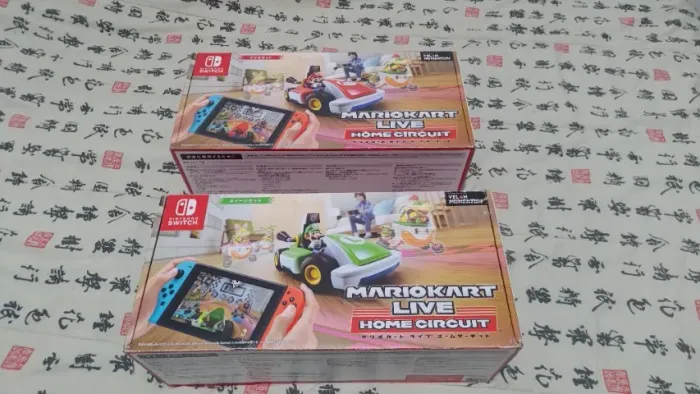 Mario Kart live Home Circuit (Mario e Luigi), o preço é pelos dois.