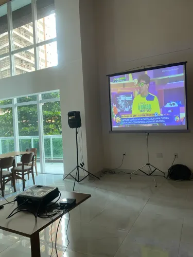 Aluguel de Datashow e tela para a copa