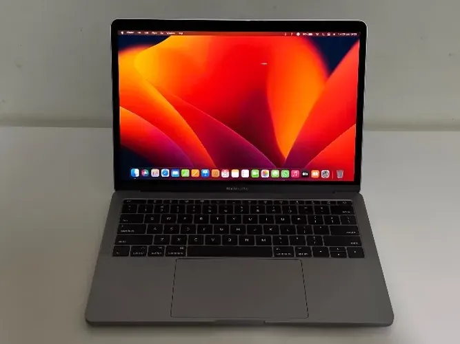MacBook Pro 2017 | 13 pol | 2,3 GHz i-5 Intel dual-core | 128 Gb SSD | 8 GB RAM
