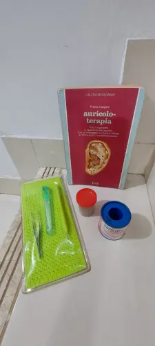 Livro e Kit de auriculoterapia