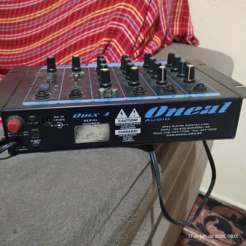 Vendo mesa de som de 4 canais Oneal áudio