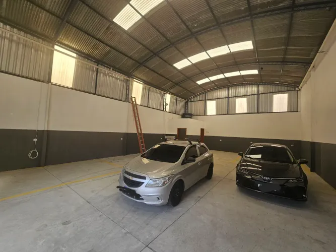 ALUGA-SE GALPÃO - ZONA SUL DE SÃO JOSÉ DOS CAMPOS - RESIDENCIAL UNIAO