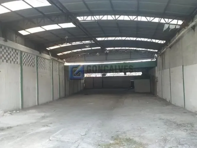Galpão Comercial à Venda em Santo André (Vila Sacadura Cabral)  493 m² Internos, 525 m² de