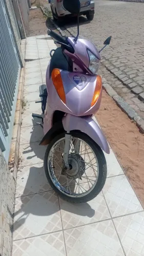 Vendo biz 2012 modelo 2013 gasolina em dia IPVA pago 2026 placa nova mercosul