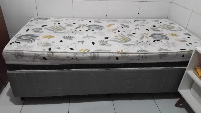 Cama box de solteiro com molas ensacadas