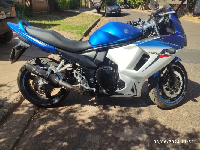 Vendo ou troco Suzuki/GSX 650F por moto de menor valor!