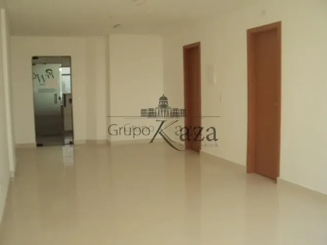 Oportunidade - Sala Comercial - Centro - Comercial Edifício Oswaldo Cruz - 46m².