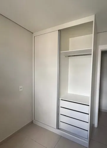 Roupeiro Com Duas Portas De Correr L 1.50 M