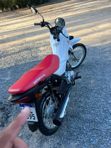 Vendo pop 110 ano 2020 com 8 mil km toda original de fábrica
