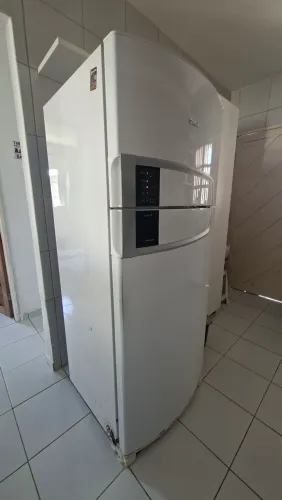 Vendo geladeira 437lt  usada funcionando perfeitamente aceito cartão de crédito 
