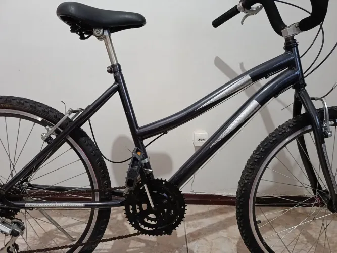 Bicicleta Sport Feminina Mega Bike Aro 26 Com 21 Marchas Freios V-Brike Impecável 