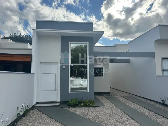 Casa à venda no Bairro Trinta Reis em Nova Trento/SC