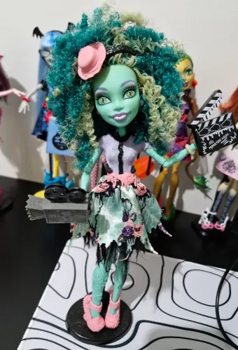 Boneca Monster High Honey swamp