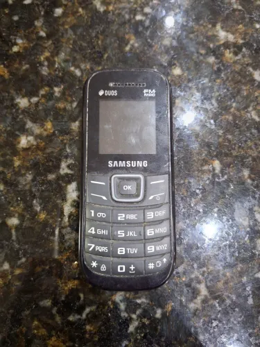 Celular samsung GT-E1205Y mini