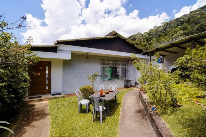 Casa à venda, 226 m² por R$ 780.000,00 - Vale do Paraíso - Teresópolis/RJ
