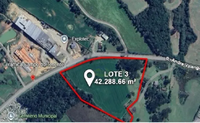 Terreno plano 42.000m², sem dívidas, direto com proprietário, rua asfaltada.