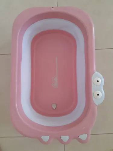 Banheira retrátil rosa
