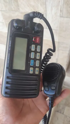 Rádio marítimo IC422 usado mais em perfeitas condições transmissão e recepção 