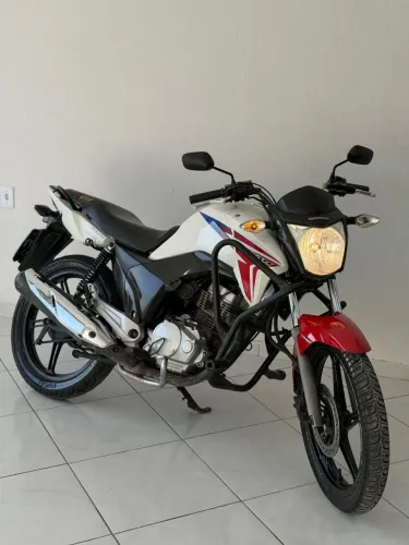 TITAN 150 2015
