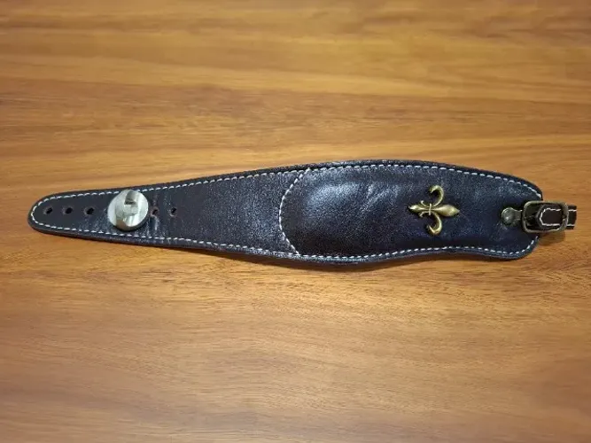 Alça de mão (hand strap) para câmera; marca Black Hold