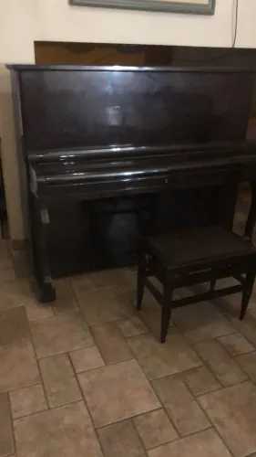 PIANO KARL PEITER FRITZ DOBBERT. (60 anos com nota fiscal original) Raridade.