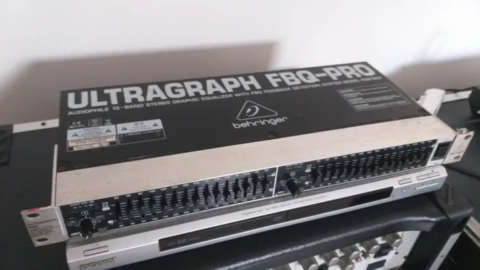 Equalizador behringer fbq 1502 Pro