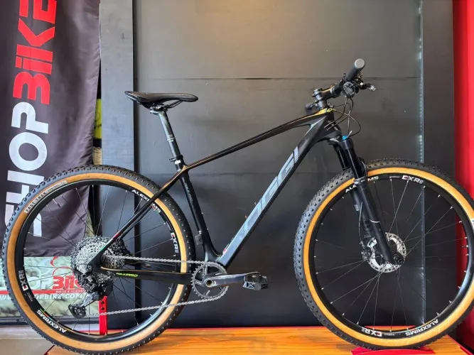 AGILE PRO DEORE XT 12V<br>? OGGI AGILE PRO CARBON DEORE XT 12V - SEMINOVA IMPECÁVEL ?