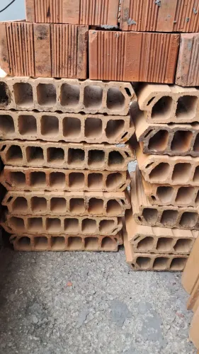 Tijolos a doação