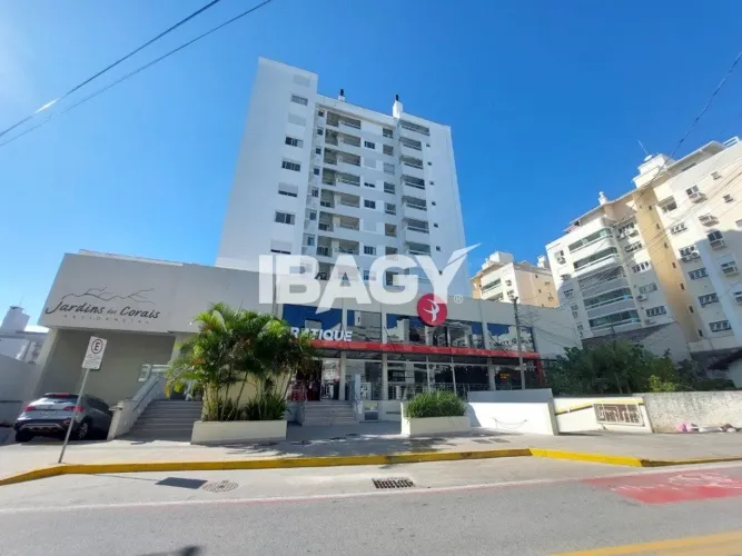 Excelente Apartamento 2 dormitório(s) em Abraão - Florianópolis
