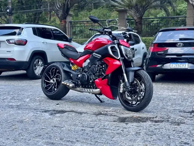 Ducati Diavel V4 2024
