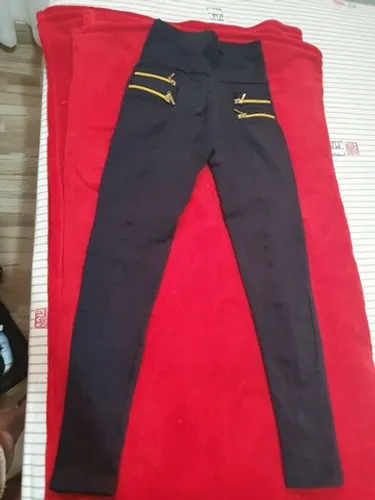Calça Feminina Legging em Lycra Tamanho P. Nova