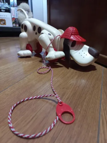 <br>Brinquedos antigos<br>Cachorro Xereta da Estrela anos 70. Medida A 36 cm.