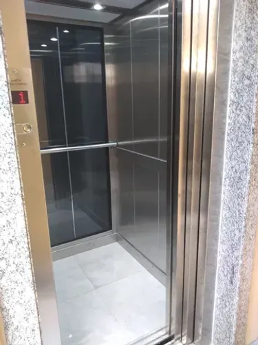 Montagem e manutenção de elevadores 