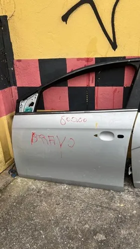 Porta fiat bravo esquerda usada 