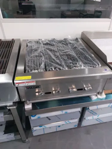 Char broiler 60cm Vulcan novo pronta entrega 