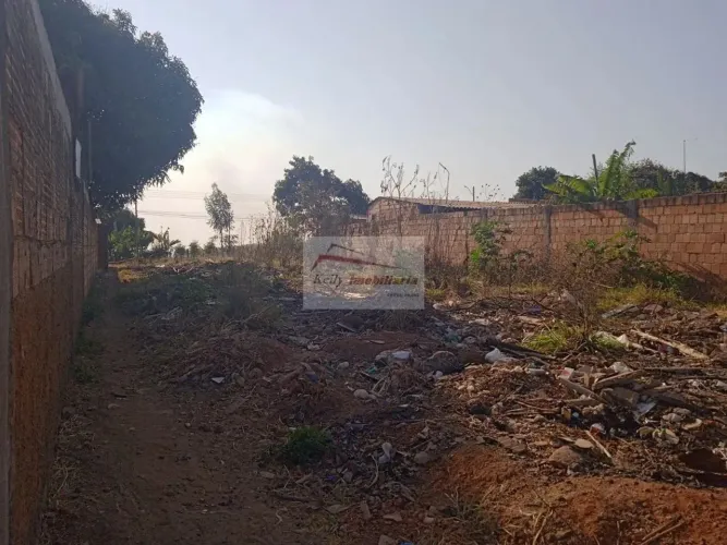 VENDE-SE UM LOTE EM ÁGUAS LINDAS DE GOIÁS