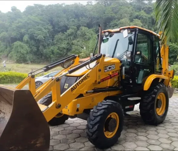 Pa carregadeira JCB 3CX 2020 *passo agio*