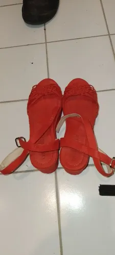 Sandálias vermelhas femininas