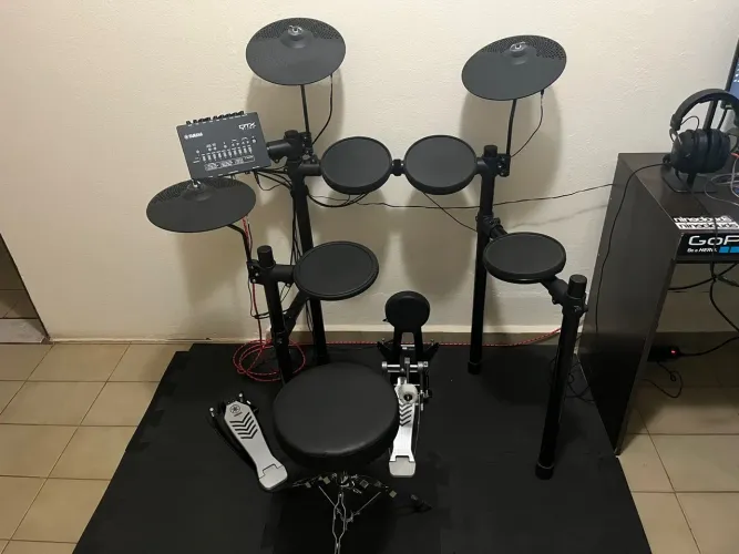 Bateria Eletrônica Yamaha DTX452K + Banco