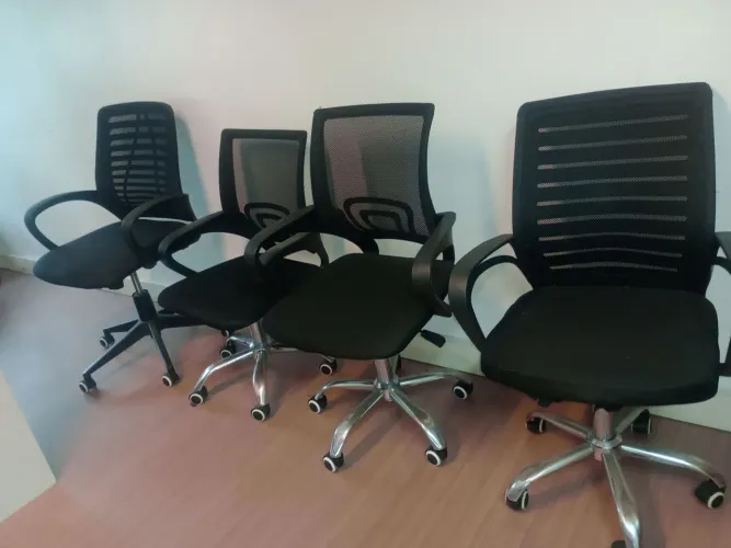 Móveis de escritório temos quantidade 