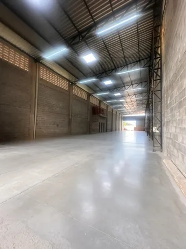 Galpão Novo 660m² em Fase de Acabamento na Av. Natan Xavier