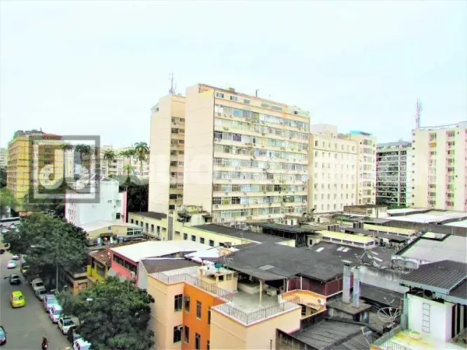 Largo do Machado - Próximo Metro - Salão - 2 Qtos amplos - Banh Social c/janela - Dep. com