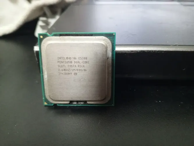 Processador Intel Pentium Dual-Core E5300 2.6GHz