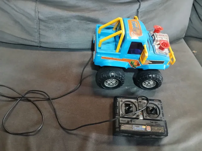 Caminhão Monster Truck Furakon 4x4 - Brinquedo Controle Remoto