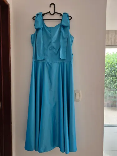 Vestido de festa azul, veste G1, tam 46 ou 48. Usado 1 vez.