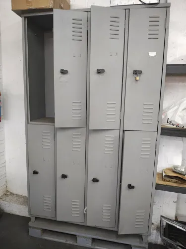 Armário em aço 8 portas para vestiario