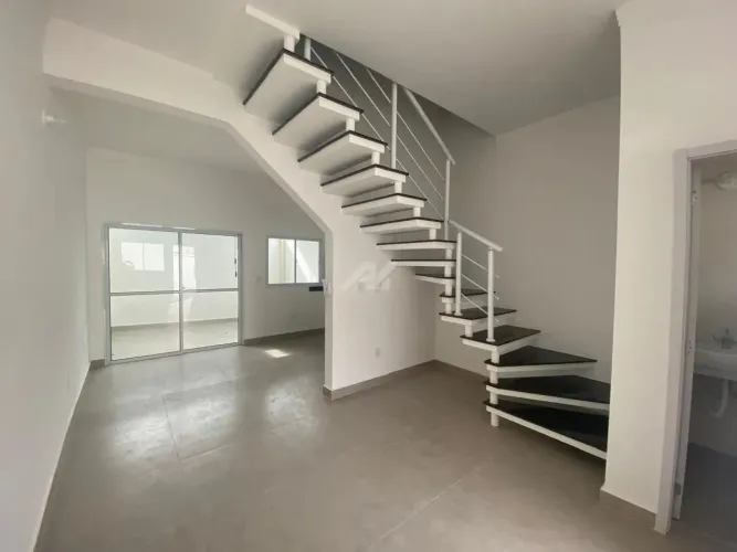Casa de condomínio de 77m2 à venda em Mansões Santo Antônio