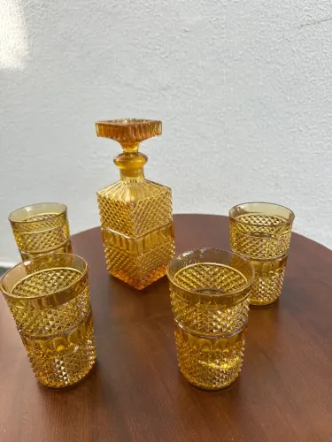 LICOREIRA RETRO BICO DE JACA COM 4 COPOS